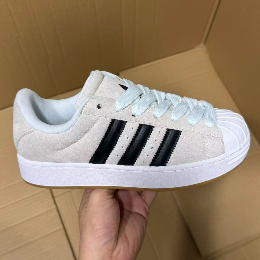 View 6 - White / Beige