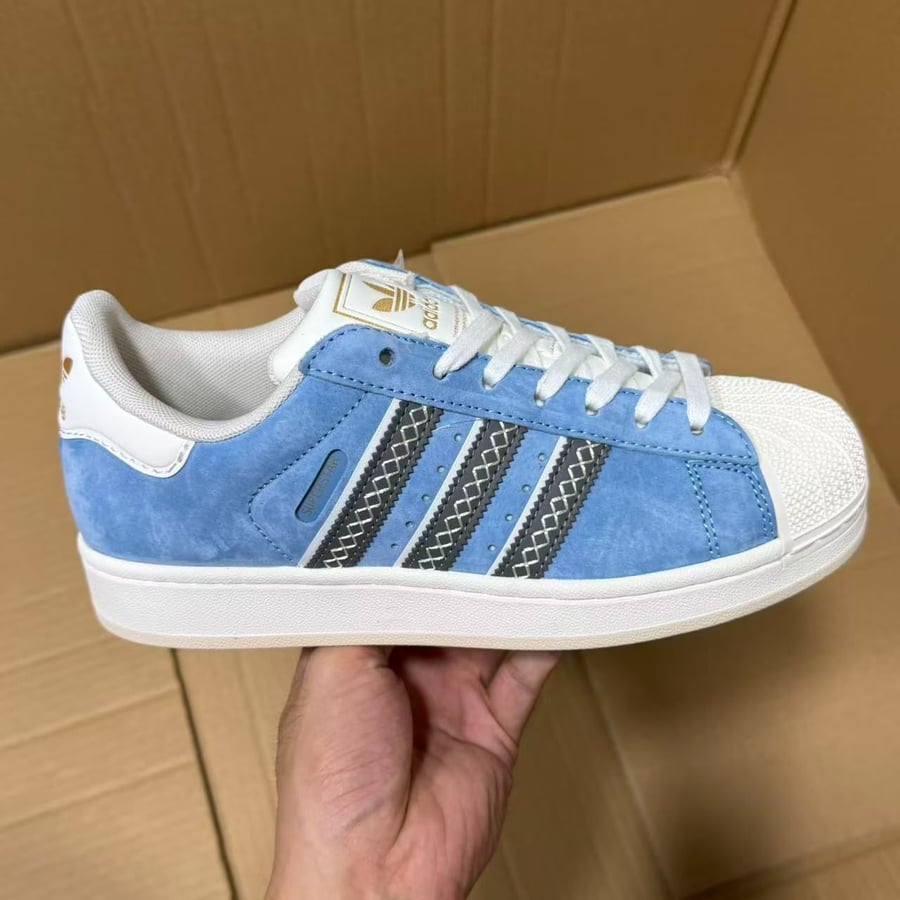 View 6 - Blue