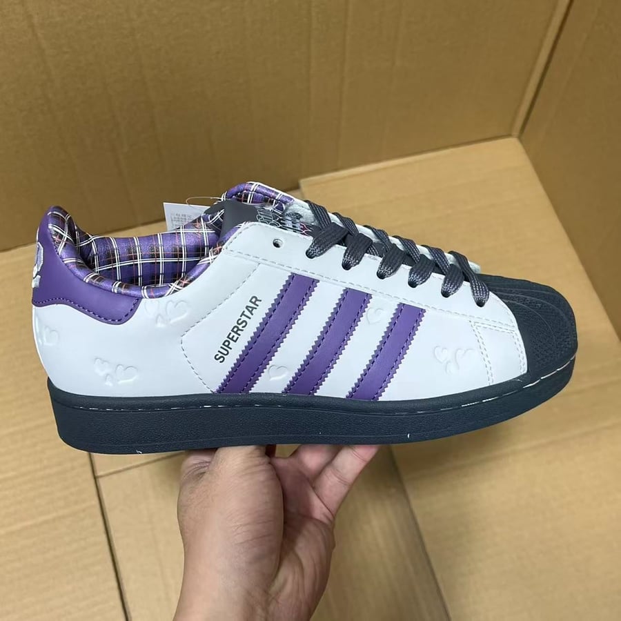 View 3 - White / Purple