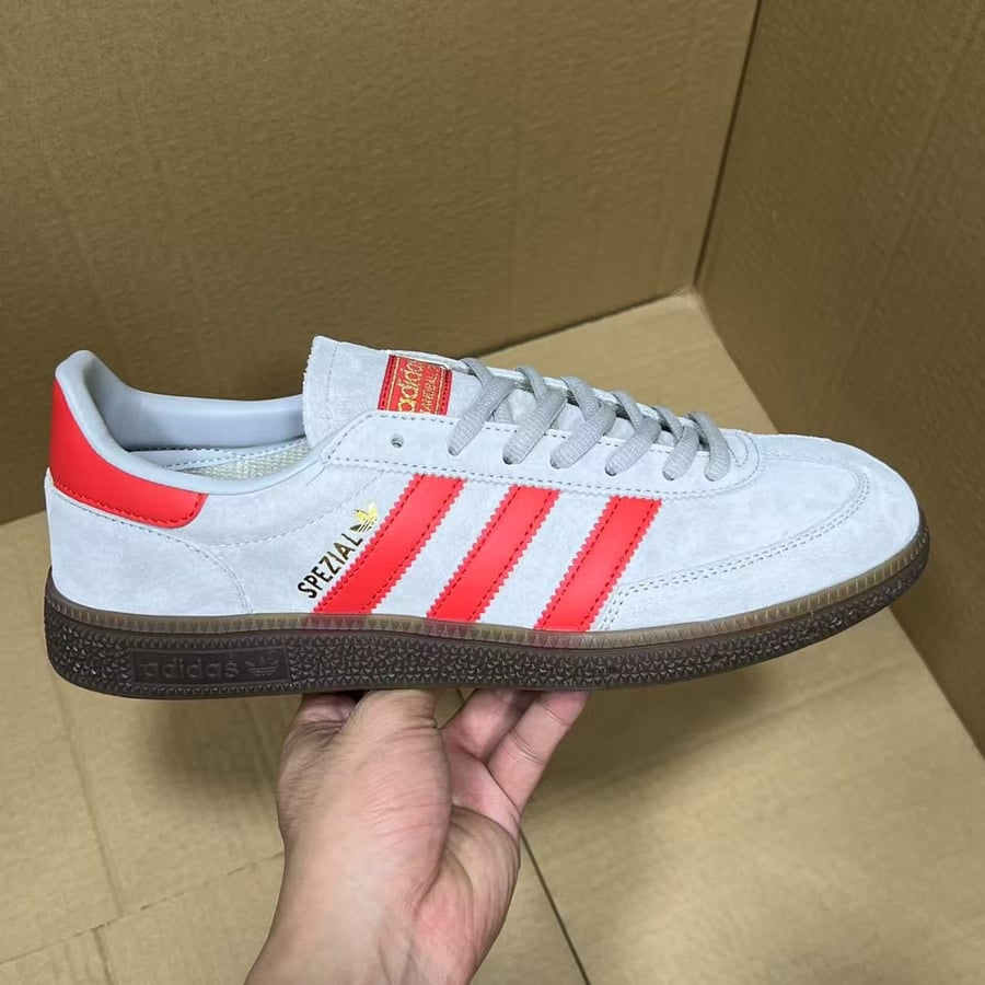 View 6 - Grey / Red