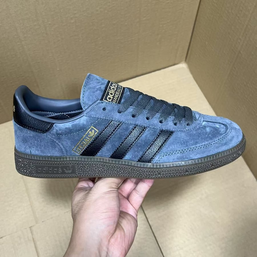 View 6 - Black / Grey