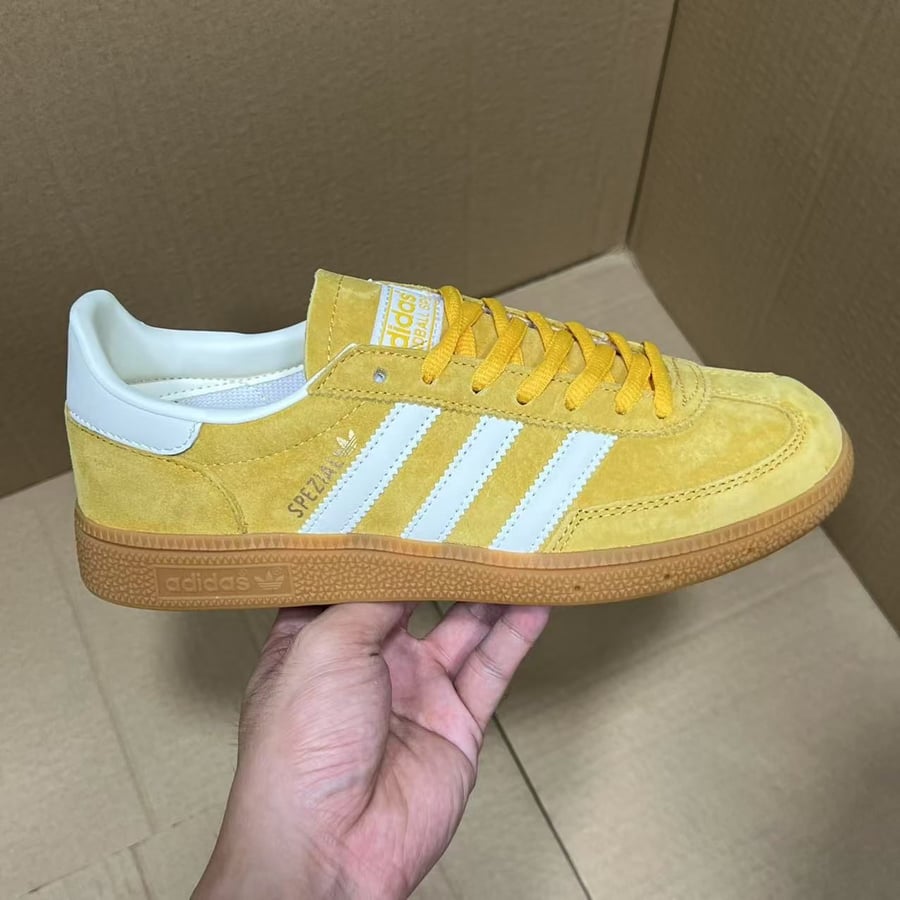 View 2 - White / Yellow