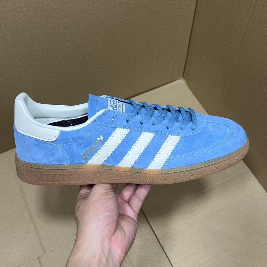 View 6 - White / Blue