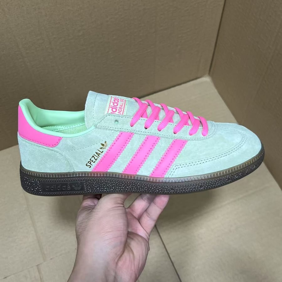 View 3 - Pink / Green