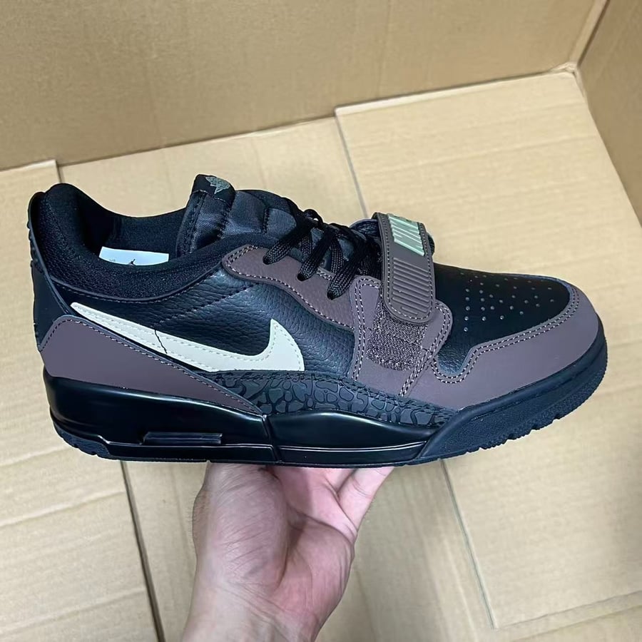 View 3 - Black / Brown