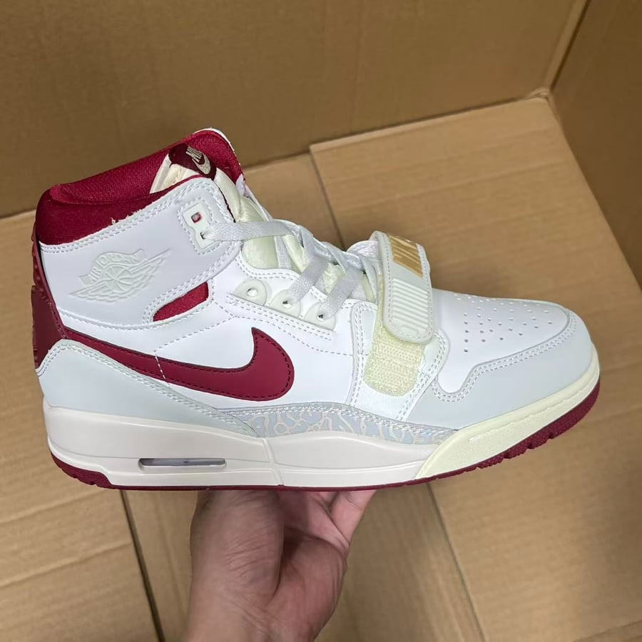View 2 - Red / Beige