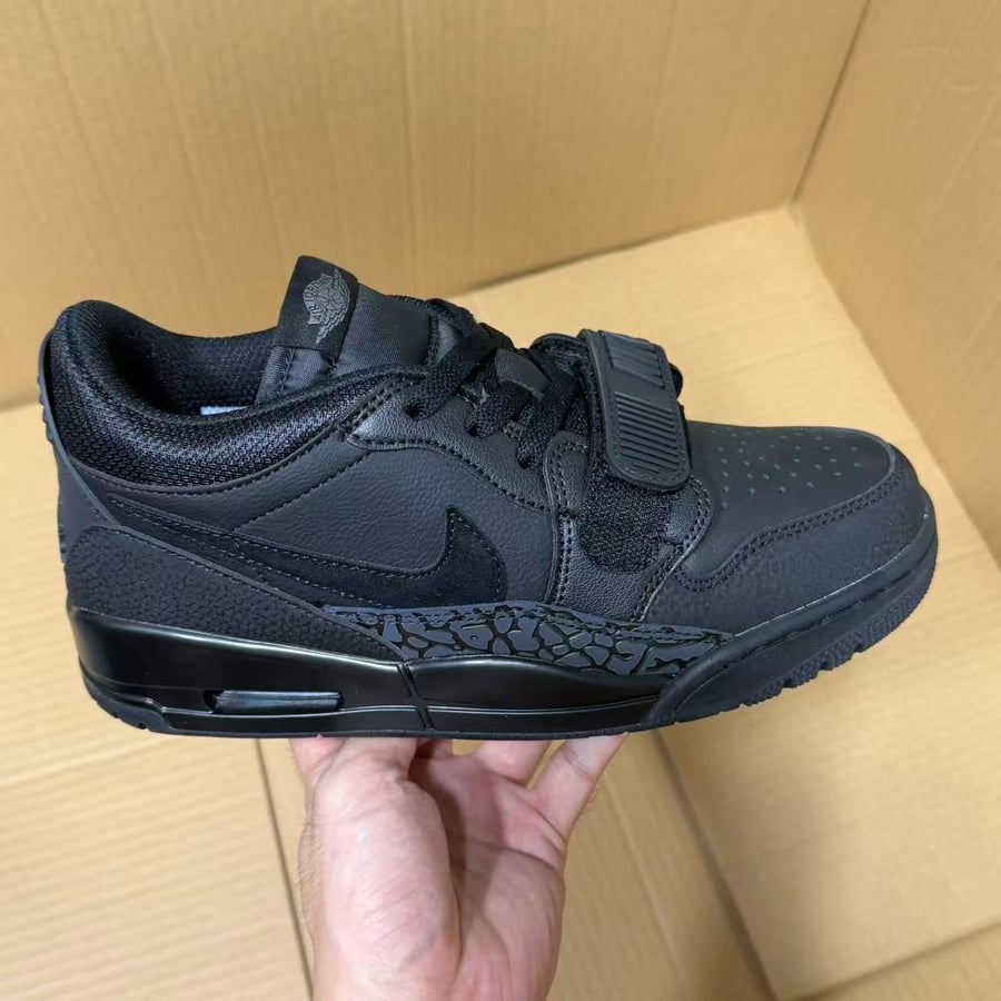 View 7 - Black