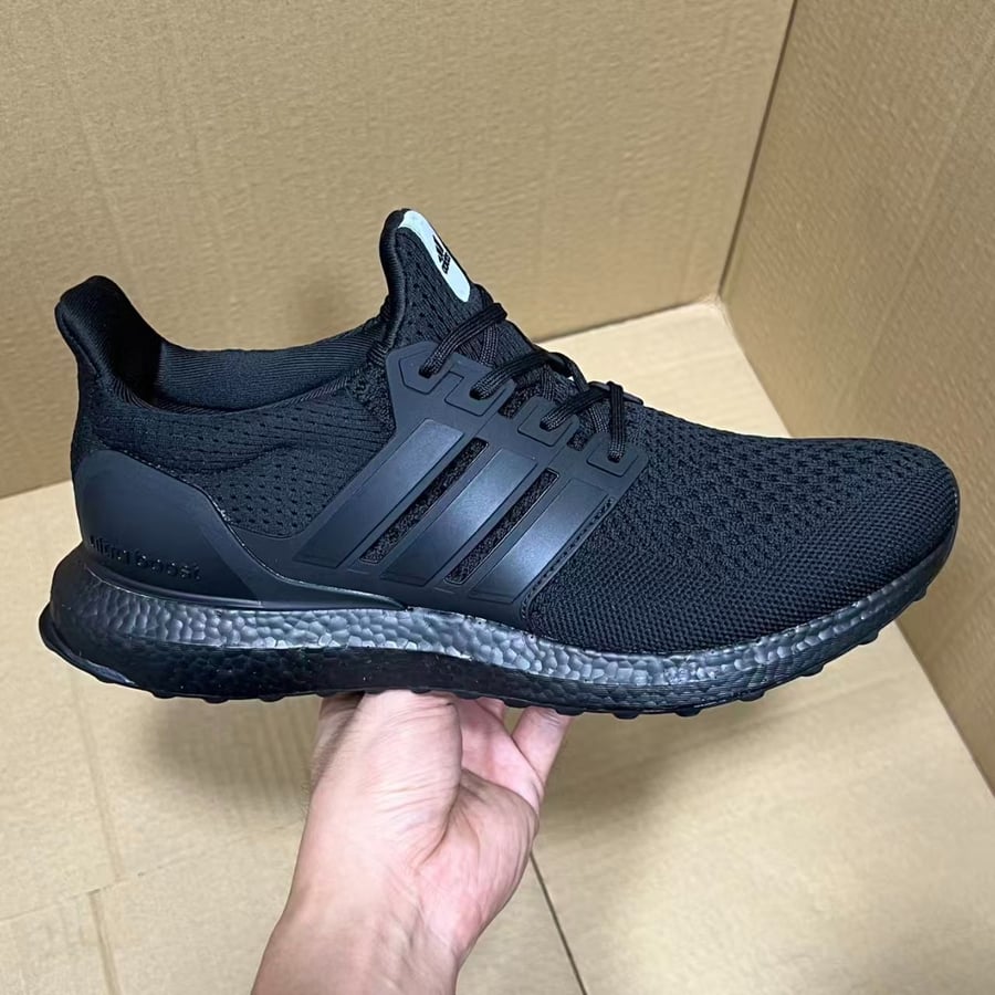 View 3 - Black