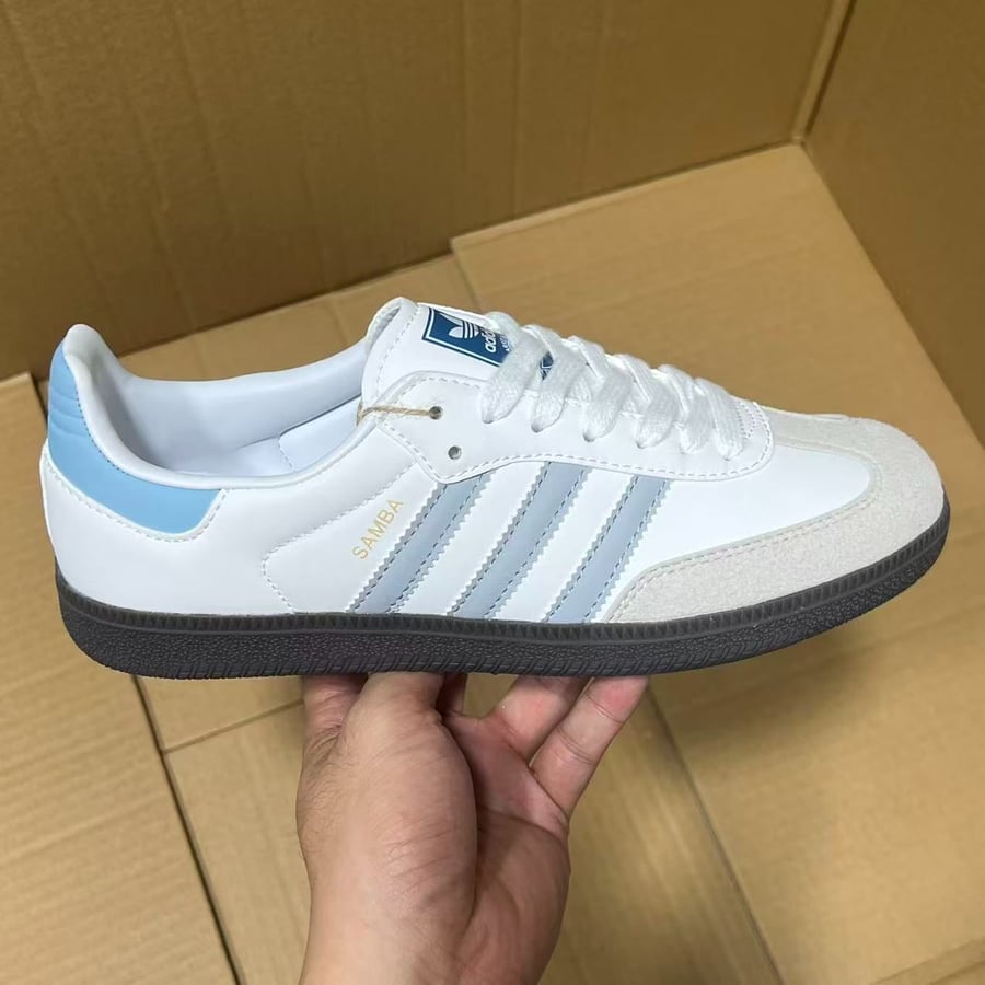 View 6 - White / Blue