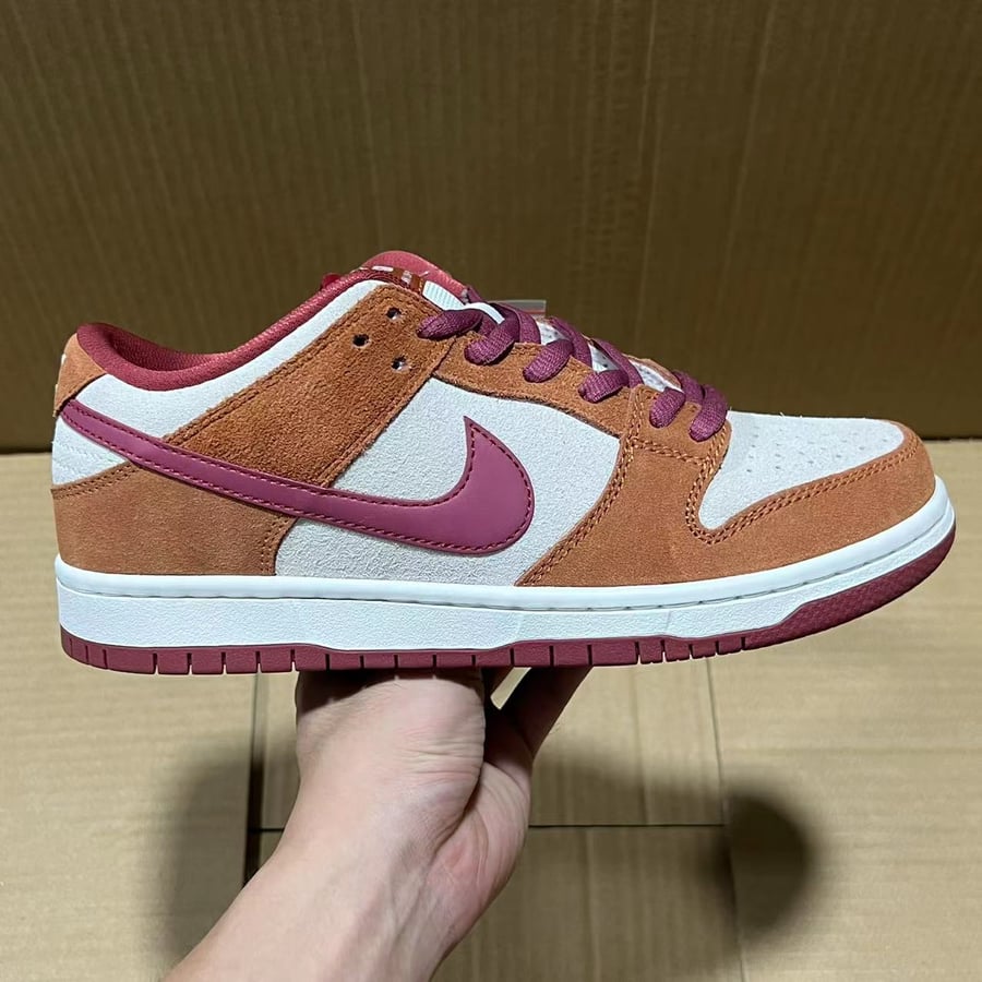Sneakers X Batch Dunk Collection