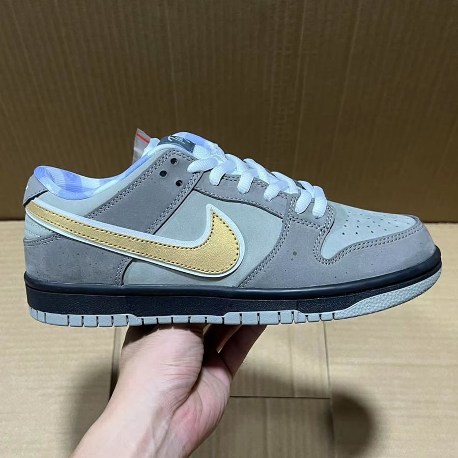 Sneakers X Batch Dunk Collection