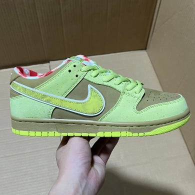 Sneakers X Batch Dunk Collection