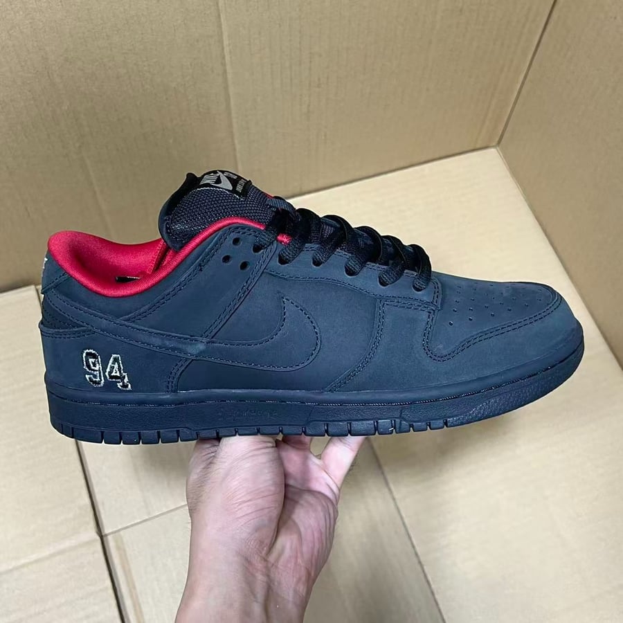 View 9 - Black / Red