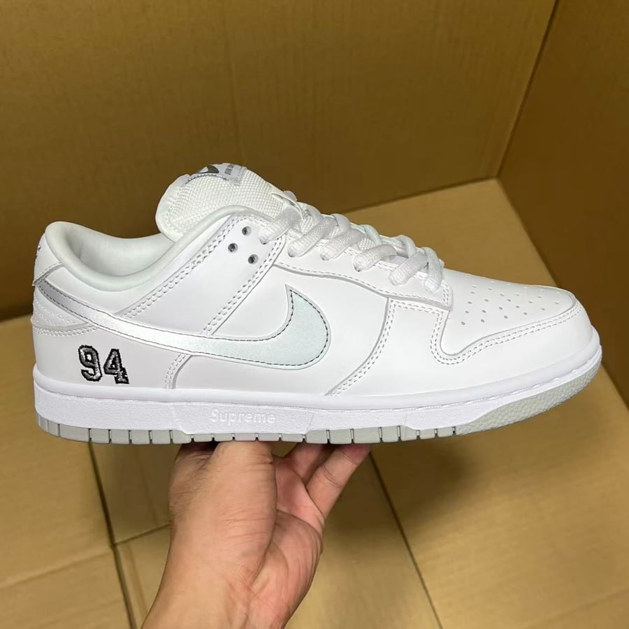 View 8 - White / Grey