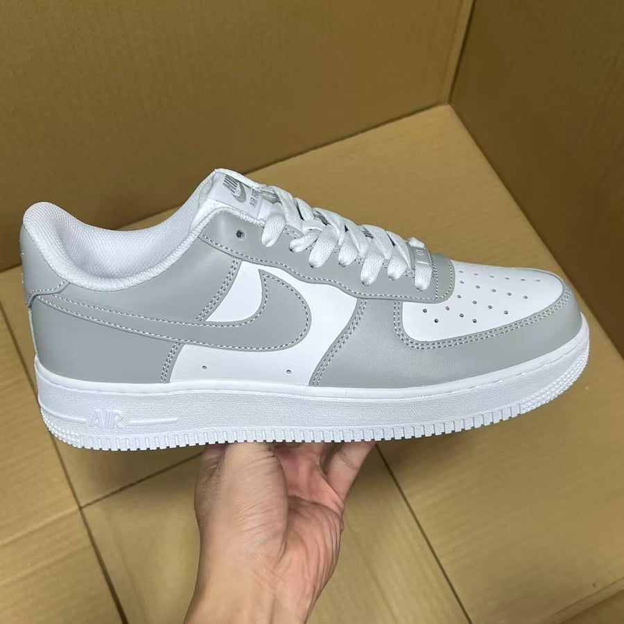 View 6 - White / Grey