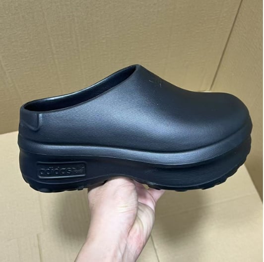 Slides & Sandals X Batch Nike Clogs Series