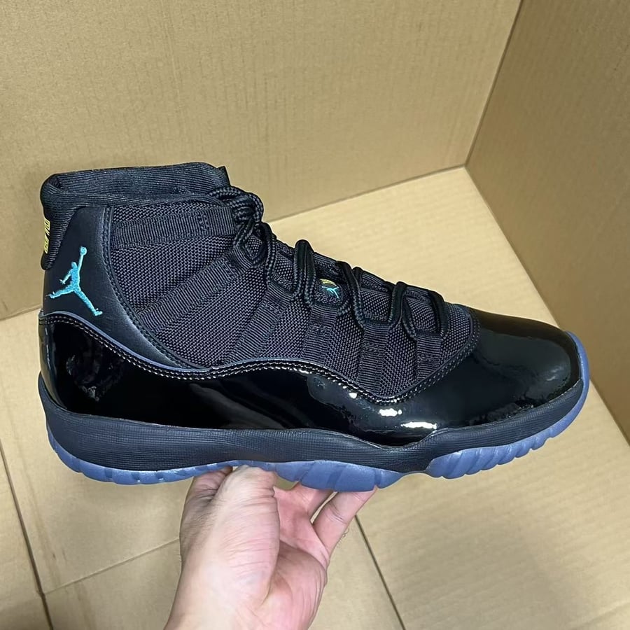 View 5 - Black / Blue