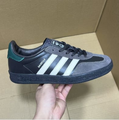View 2 - Black / Brown