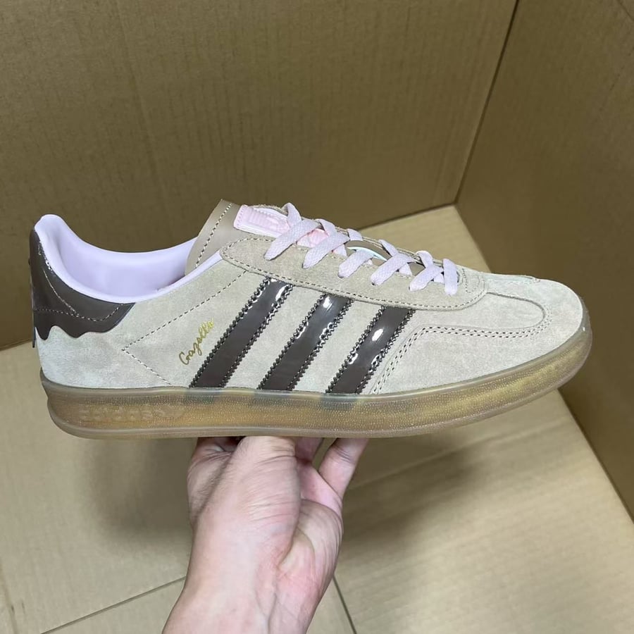View 3 - Grey / Brown