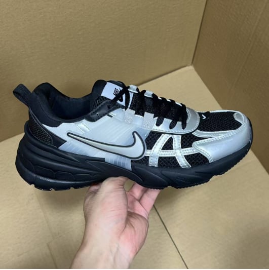 View 4 - Black / Grey