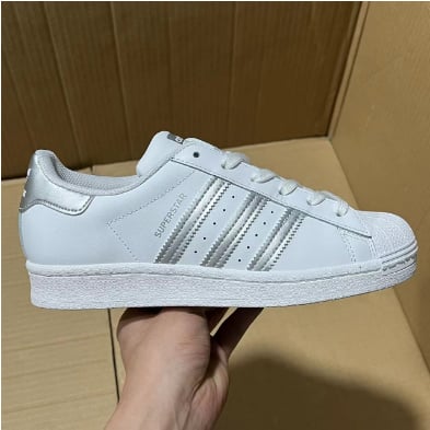 View 3 - White / Grey