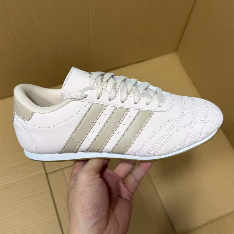 View 4 - White / Beige