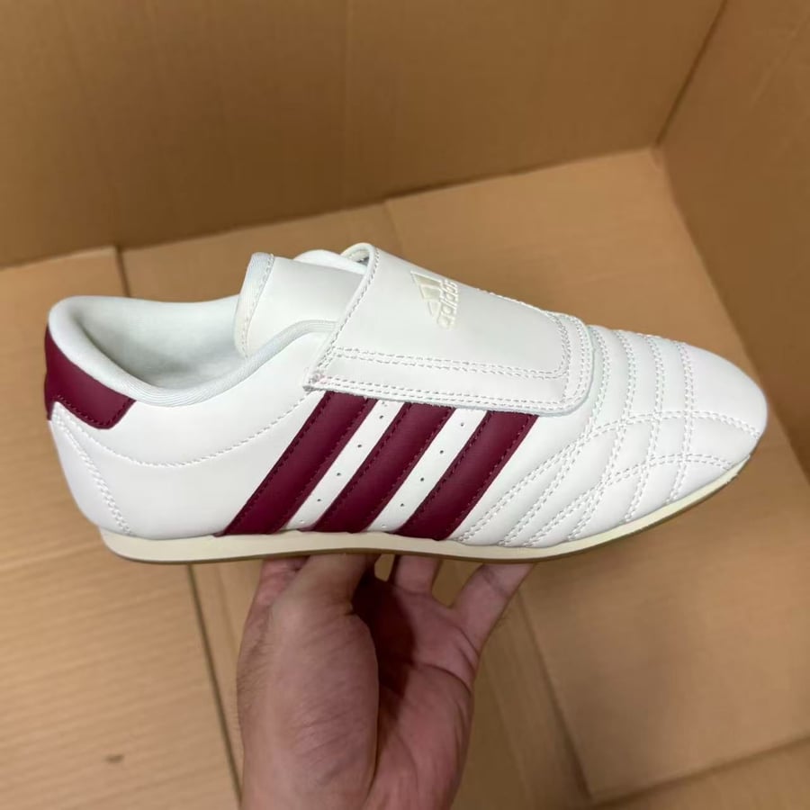 View 5 - White / Red