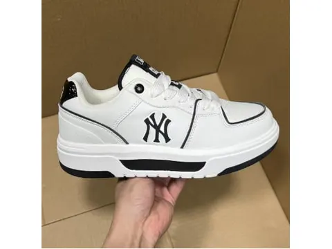 Running Shoes Batch Style & Price Collection