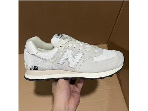 Running Shoes Batch Style & Price Collection