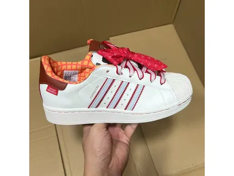 Sneakers H11 Batch Superstar Series