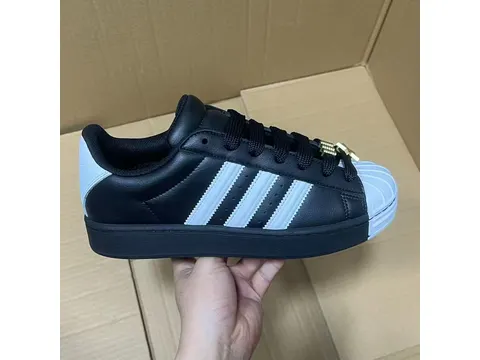 Sneakers H11 Batch Superstar Series