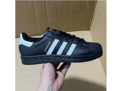 Sneakers Exclusive Batch Superstar Series