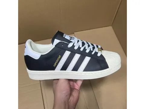 Sneakers Exclusive Batch Superstar Series