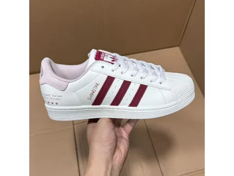 Sneakers Exclusive Batch Superstar Series