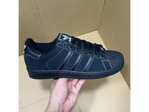 Sneakers Exclusive Batch Superstar Series