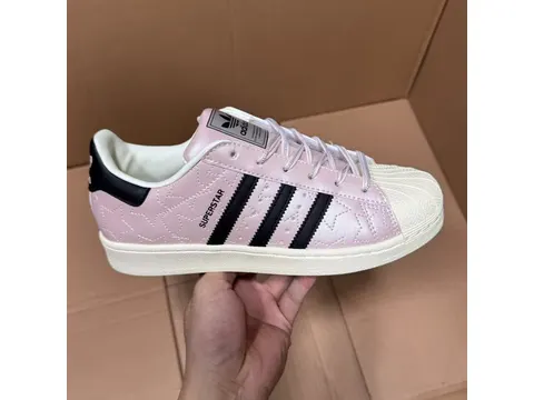 Sneakers Exclusive Batch Superstar Series