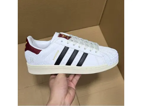 Sneakers Exclusive Batch Superstar Series