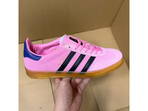 Sneakers N Batch German Trainer Series