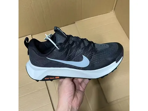 P Batch 10 Running Shoes Series
