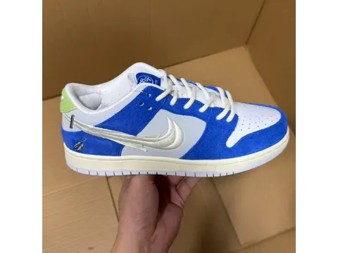 Sneakers St Batch Dunk Series