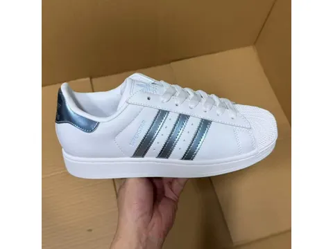 Sneakers T1 Batch Superstar Series