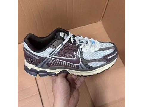 Running Shoes W Batch Vomero V5 Series